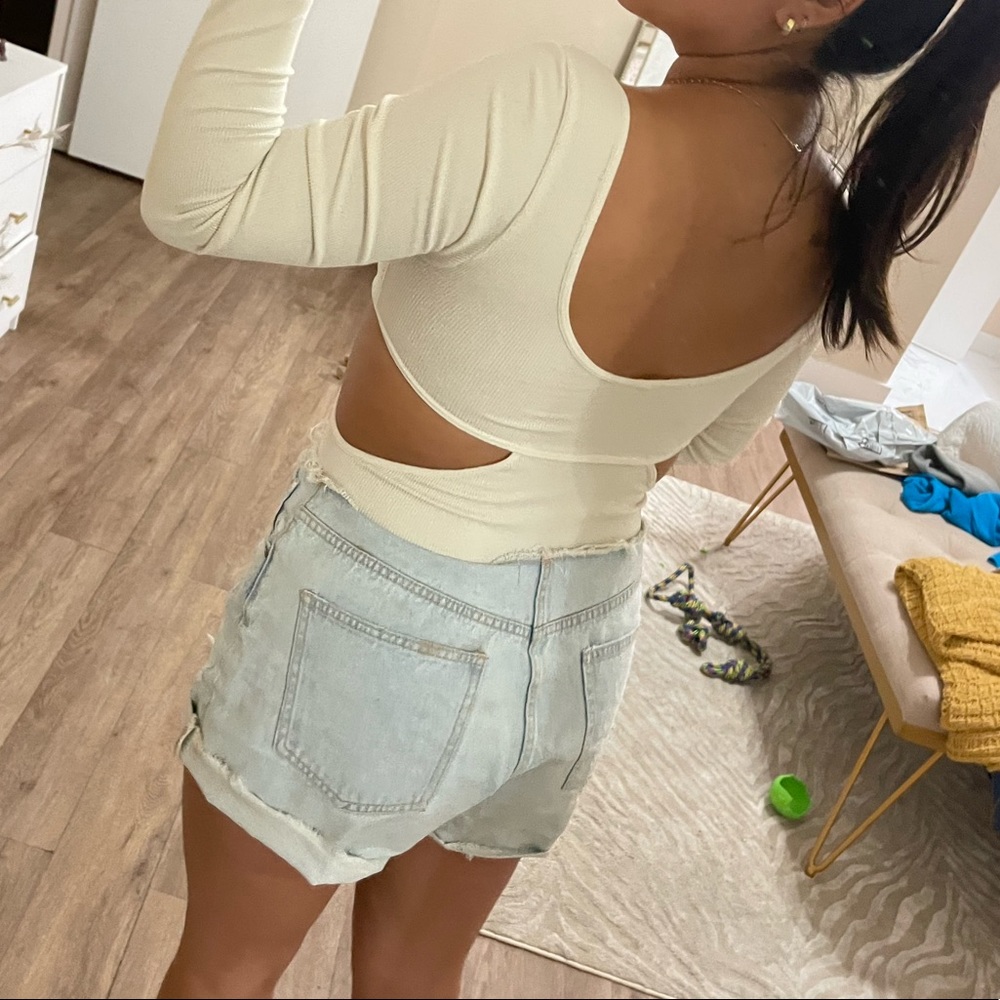 Cut Out Bodysuit - Picture 4 of 4